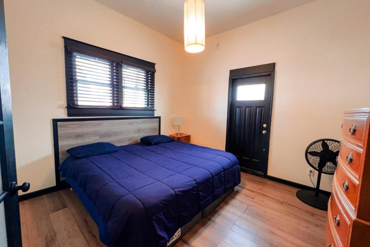 The Pub- 8Br Free Parking, Minutes From Falls & Casino ナイアガラフォールズ エクステリア 写真